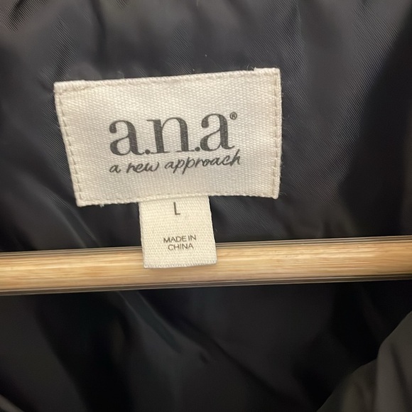 ANA black zip up puffer jacket - Picture 2 of 13